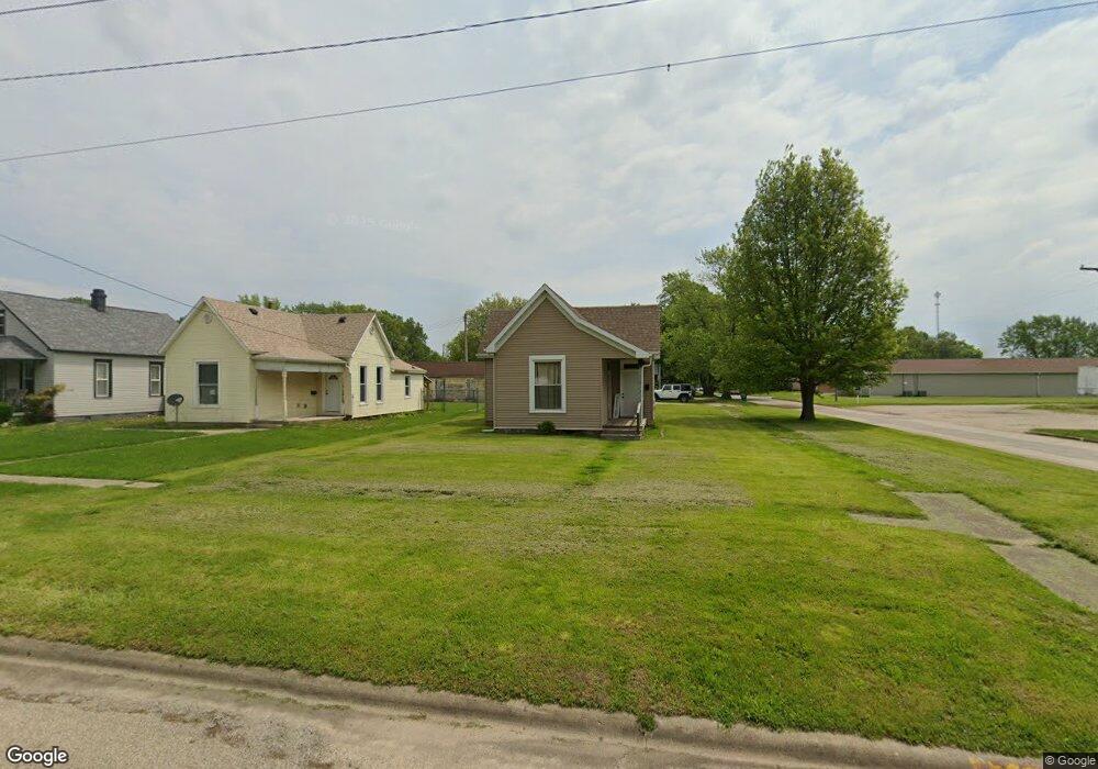 220 S 32nd St, Mattoon, IL 61938 - photo 1