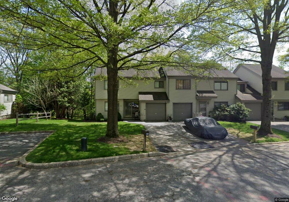 901 Hunters Run, Dobbs Ferry, NY 10522 - photo 1
