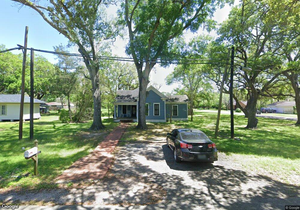 2817 Avenue G, Bay City, TX 77414 - photo 1