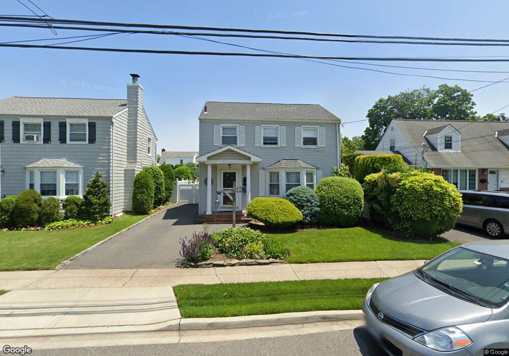 144 White Rd, Mineola, NY 11501 - photo 1