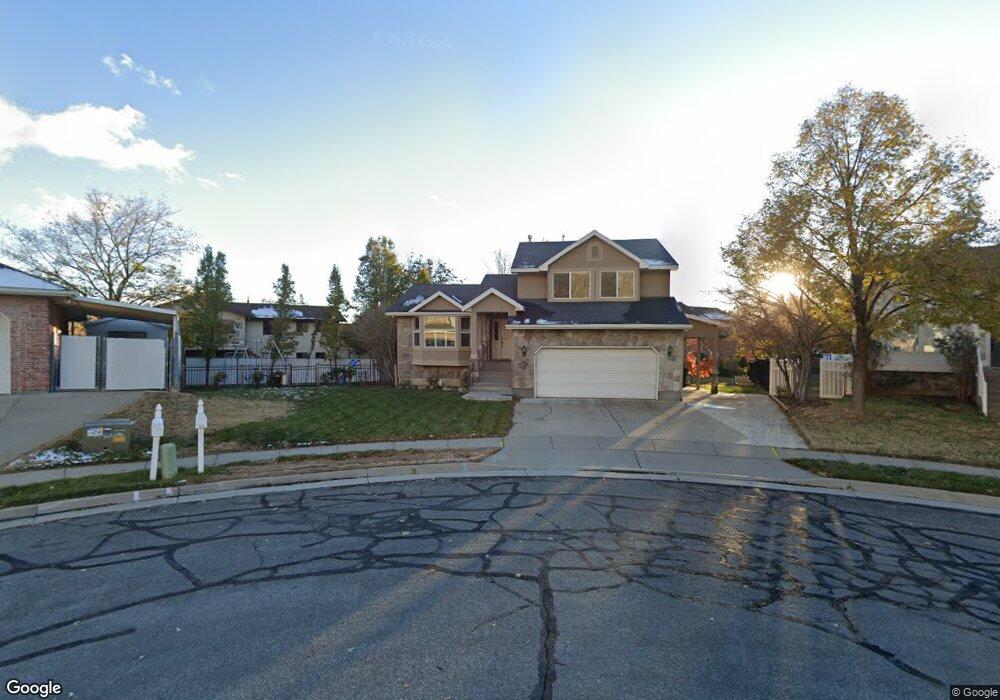 556 Windsor Ct, Centerville, UT 84014 - photo 1