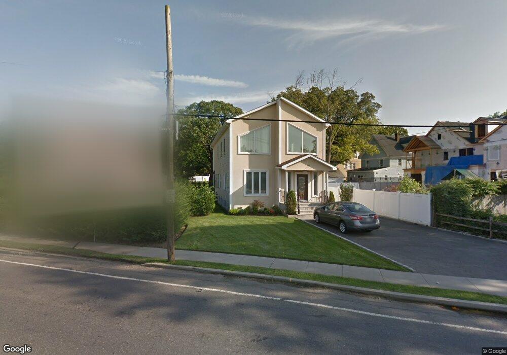 581 W Broadway, Cedarhurst, NY 11516 - photo 1