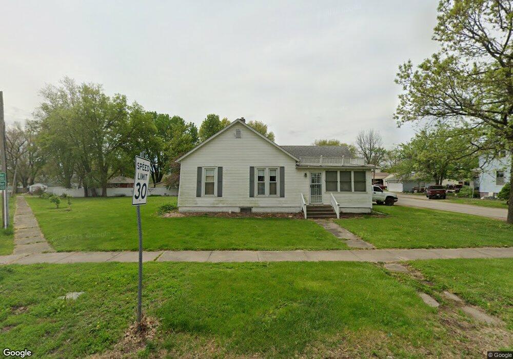 501 Wyatt Ave, Lincoln, IL 62656 - photo 1