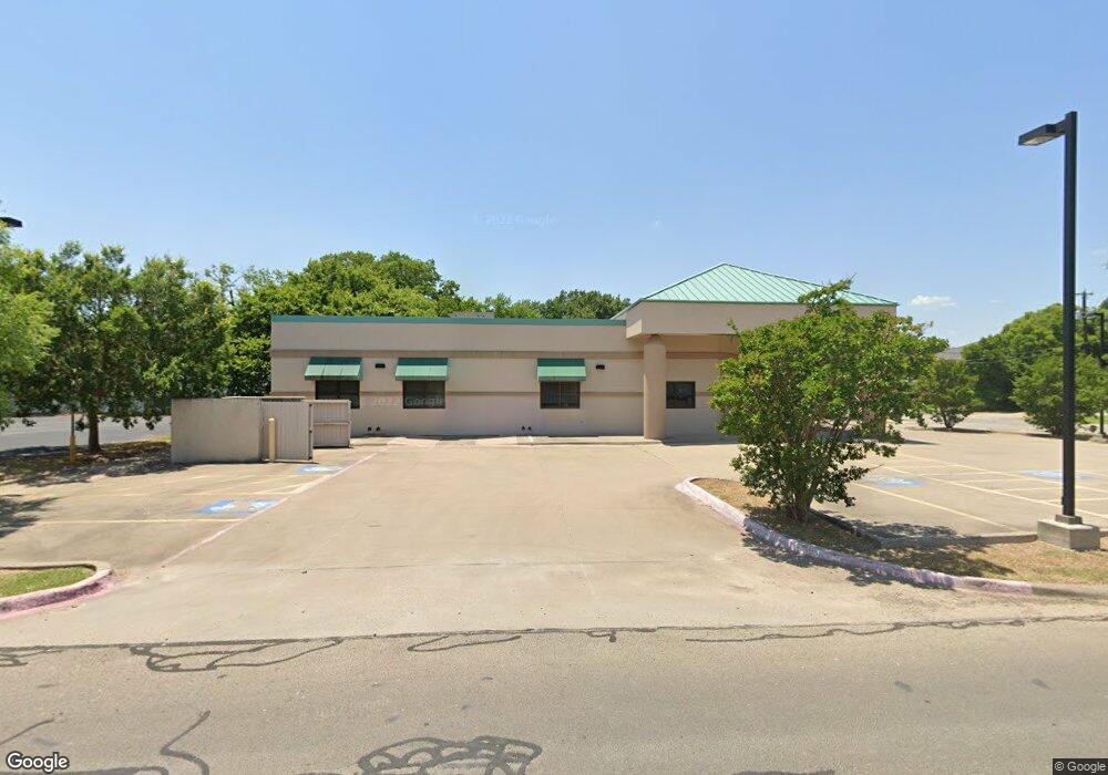 201 W 5th St, Bonham, TX 75418 - photo 1