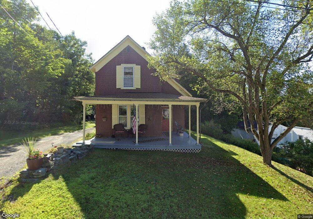 16 Hill St, Lancaster, NH 03584 - photo 1