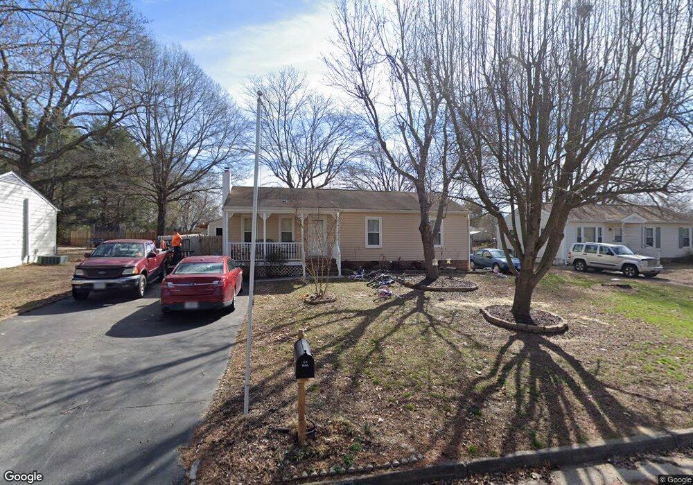 8425 Windingrun Ln, North Chesterfield, VA 23237 - photo 1