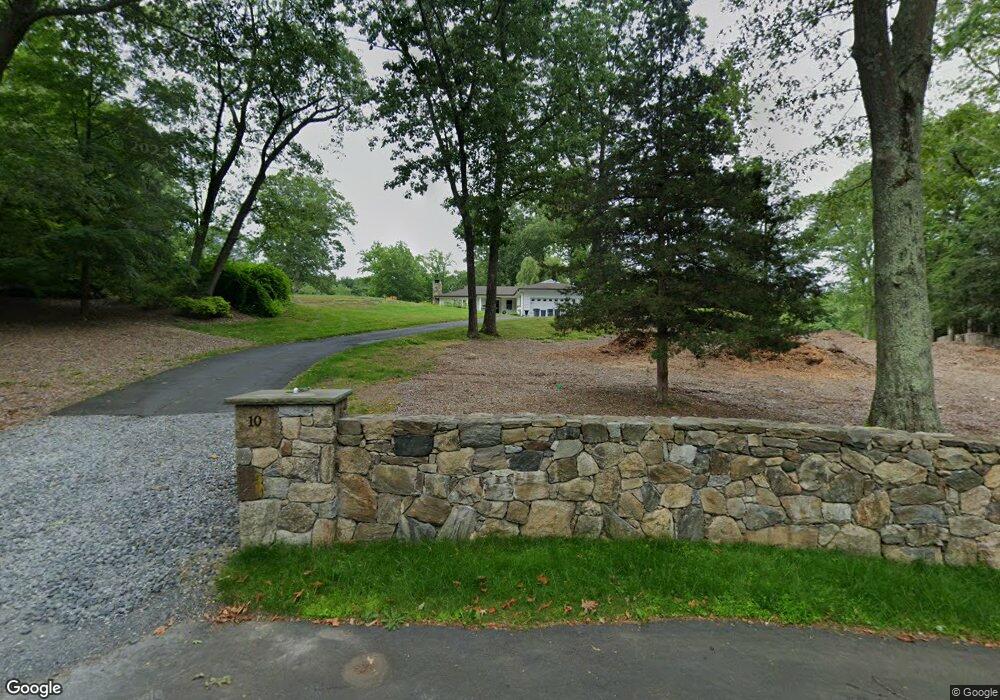 10 Apple Tree Ln, Pound Ridge, NY 10576 - photo 1