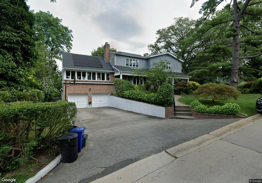 9 Pine Dr, Port Washington, NY 11050 - photo 1