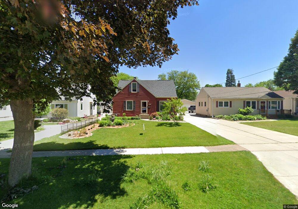 1945 W 6th St, Waterloo, IA 50702 - photo 1