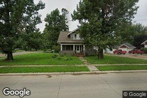1105 Division St, Hull, IA 51239