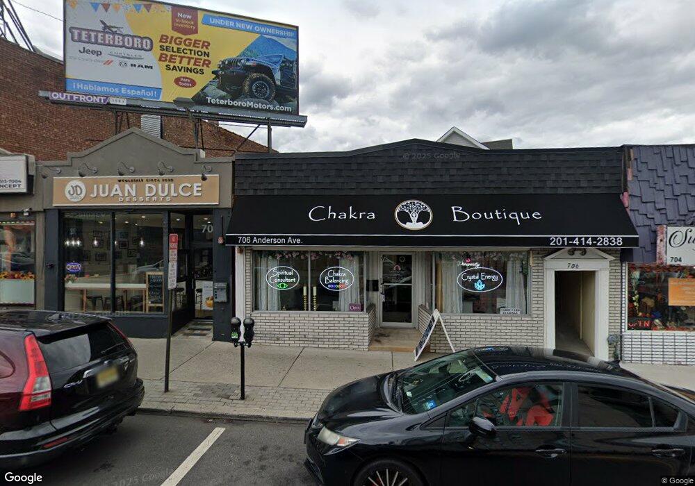 706 Anderson Ave, Cliffside Park, NJ 07010 - photo 1