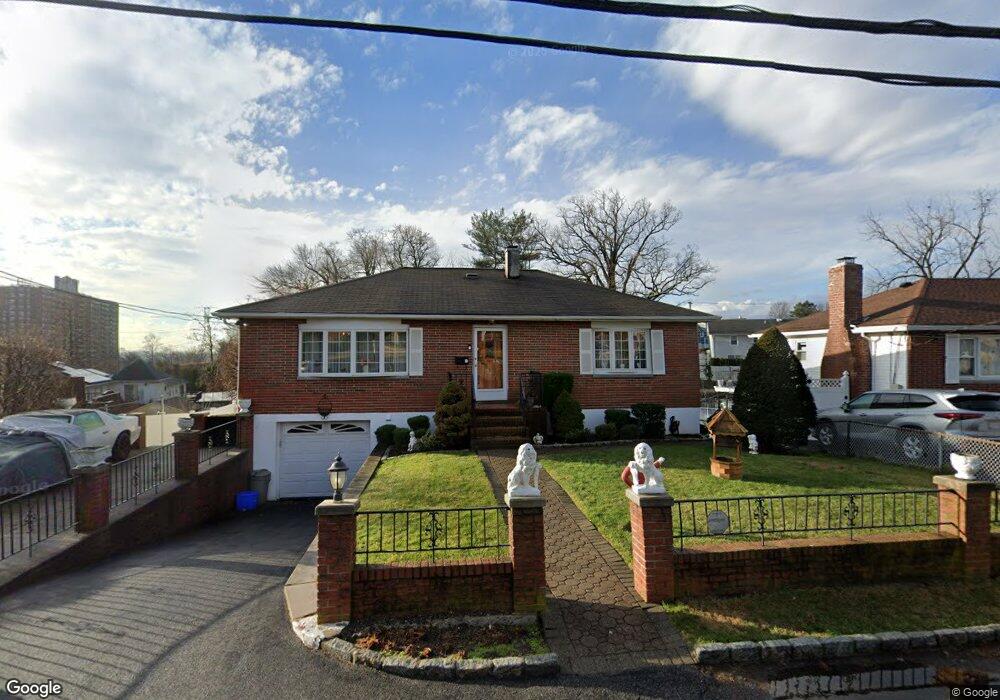 181 Roundhill Dr, Yonkers, NY 10710 - photo 1