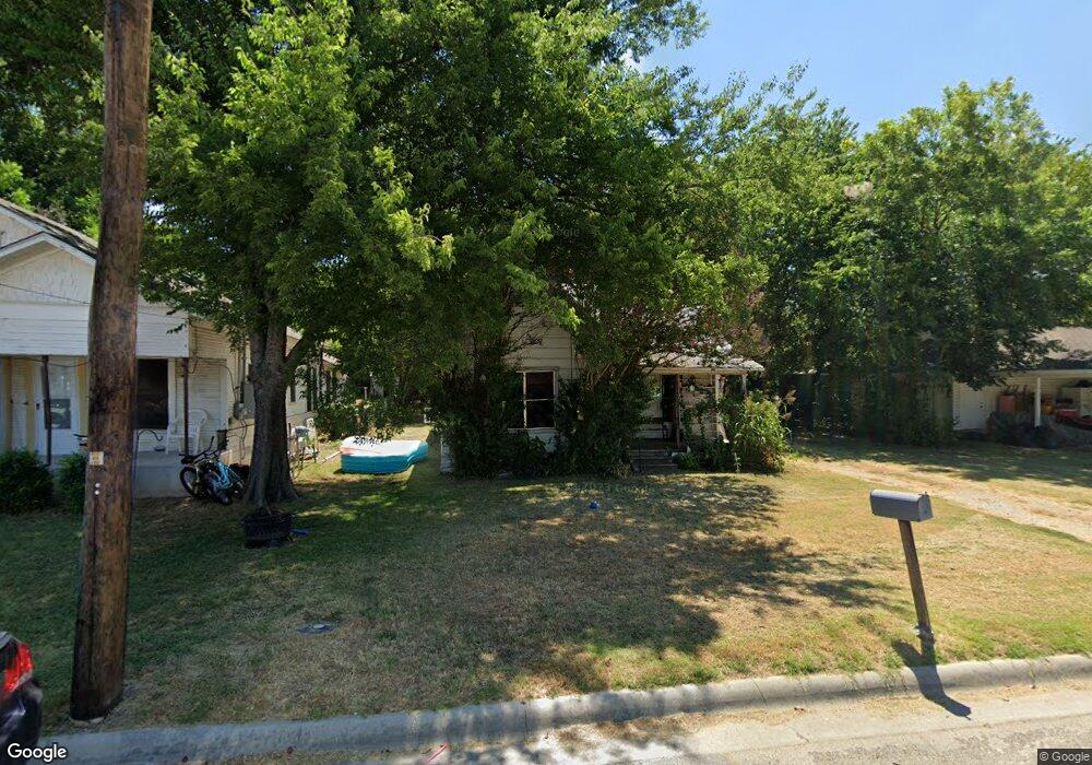 408 N Taylor St, Gainesville, TX 76240 - photo 1