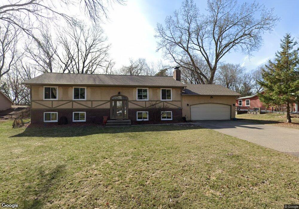 15240 Highland Place, Minnetonka, MN 55345 - photo 1