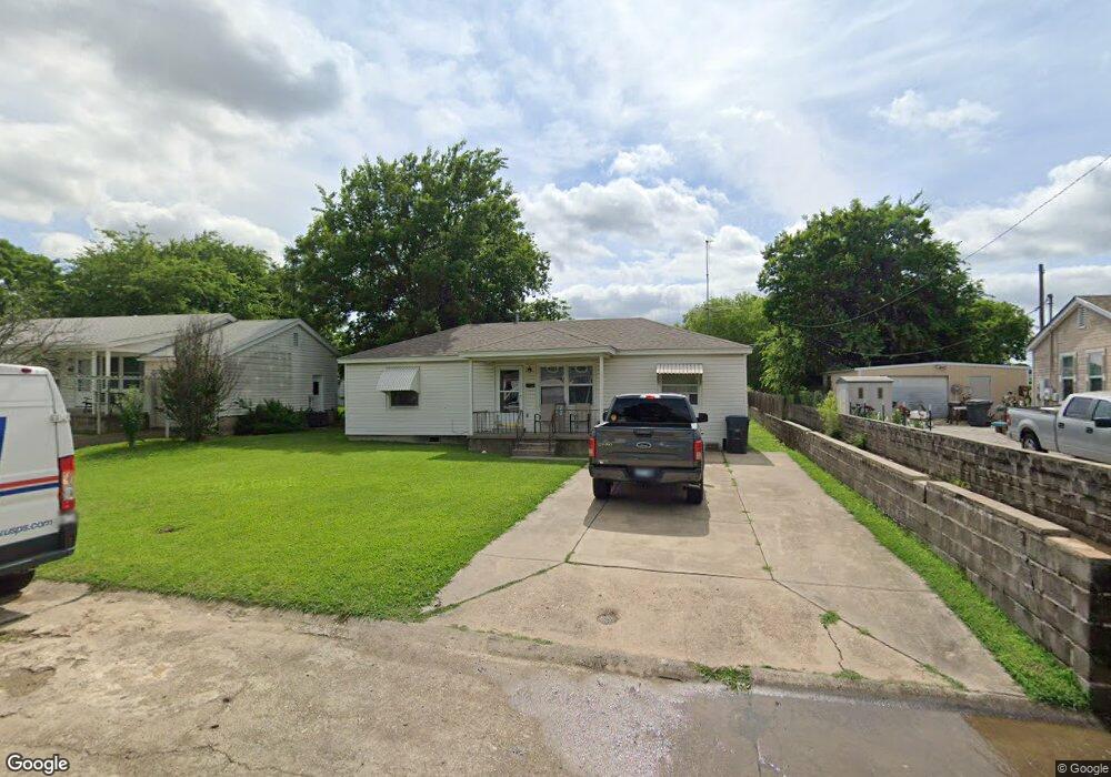 1811 Comanche St, Ardmore, OK 73401 - photo 1