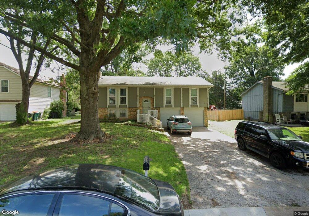 6013 Haskins St, Shawnee, KS 66216 - photo 1