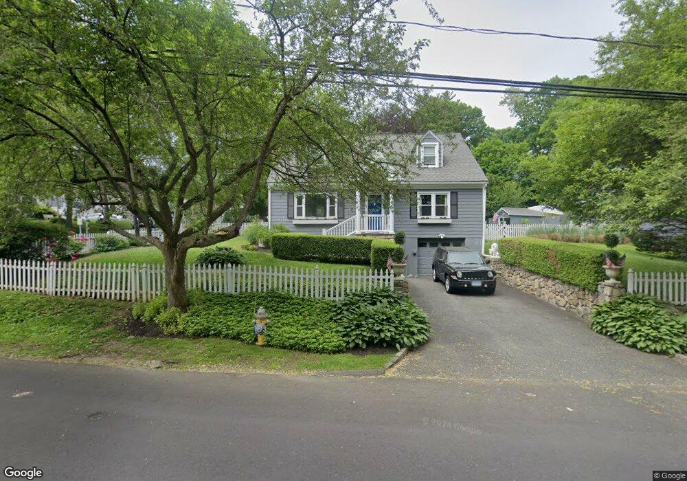 10 Caroline Place, Greenwich, CT 06831 - photo 1