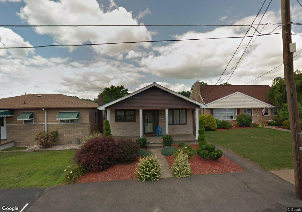 906 Grant St, Hazleton, PA 18201 - photo 1