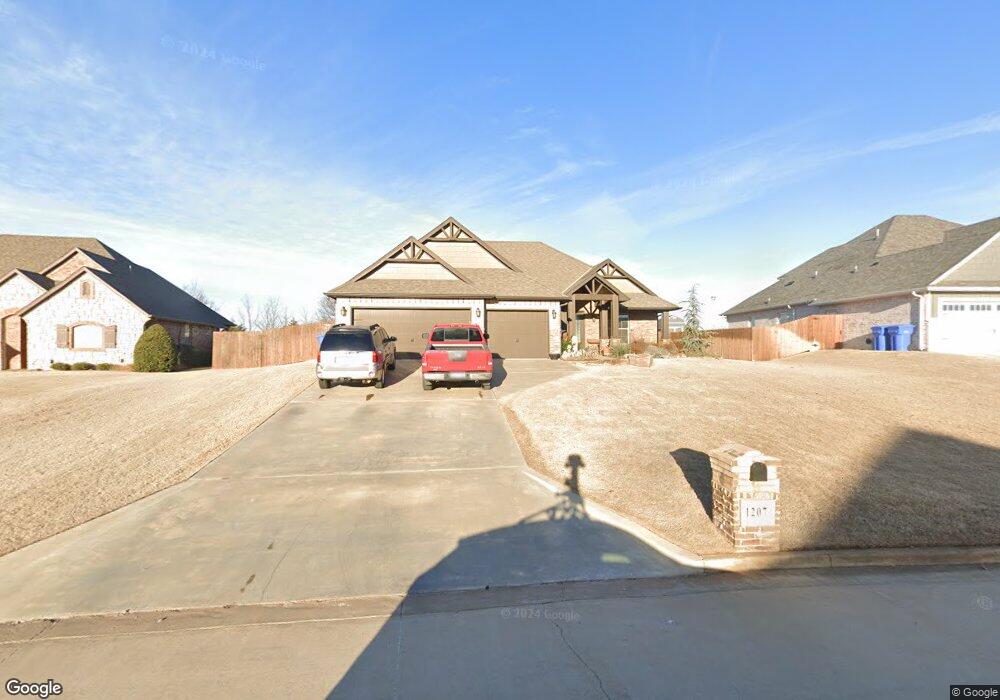 1207 Hummingbird Dr, Cache, OK 73527 - photo 1