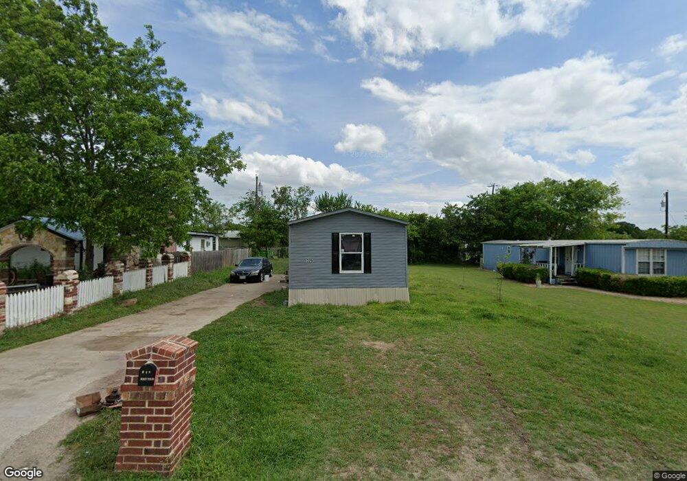 325 Beverly Dr, Ennis, TX 75119 - photo 1