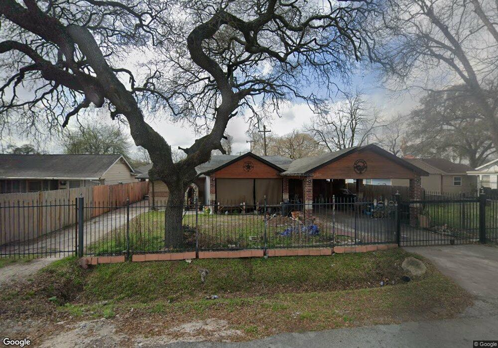 9305 Una St, Houston, TX 77022 - photo 1