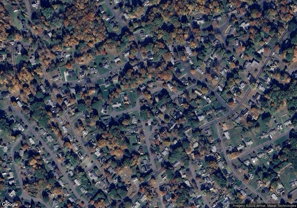 125 Round Hill Rd, Naugatuck, CT 06770 - photo 1