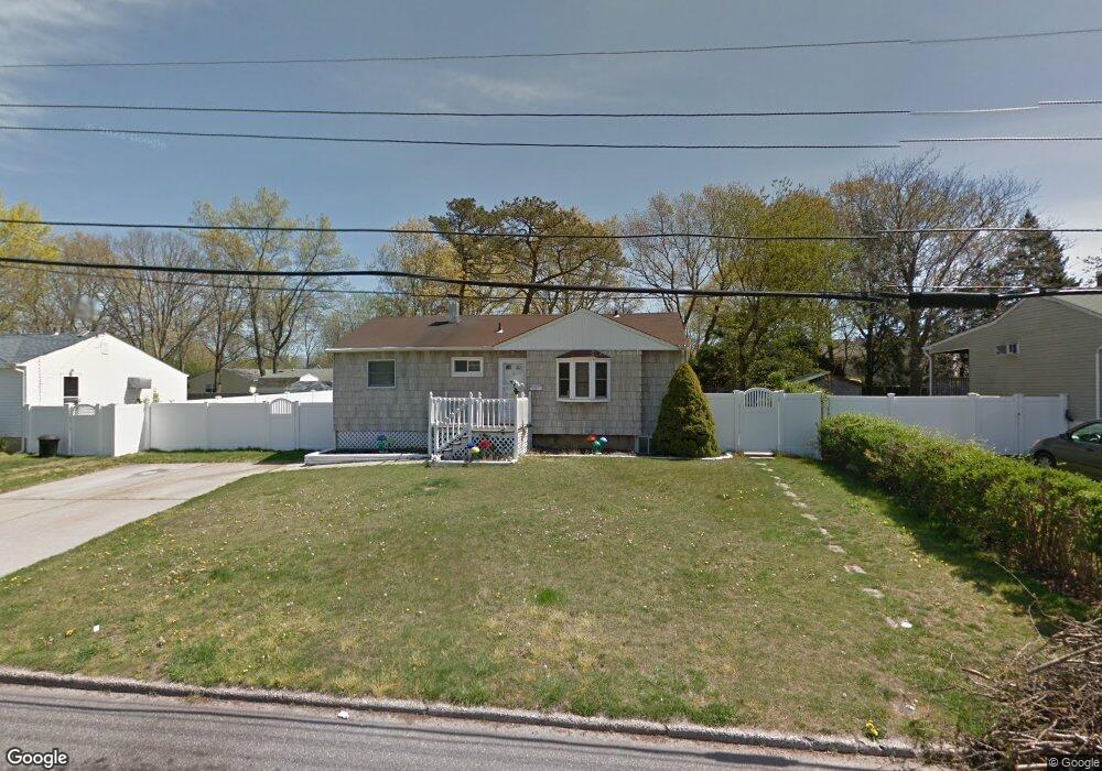 2715 Heather Ave, Medford, NY 11763 - photo 1