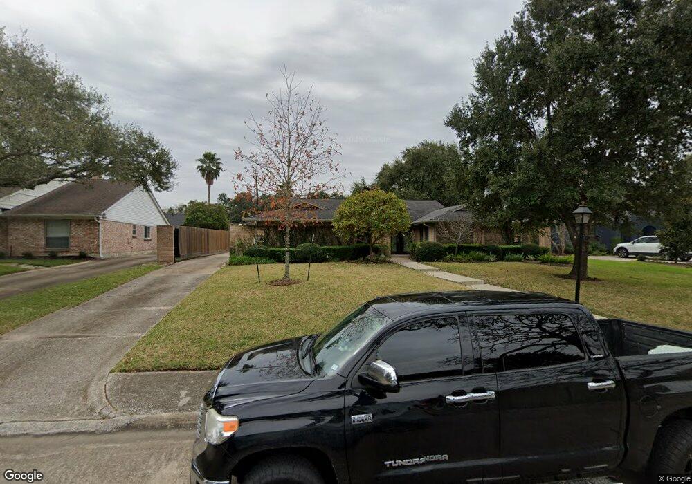 10327 Candlewood Dr, Houston, TX 77042 - photo 1