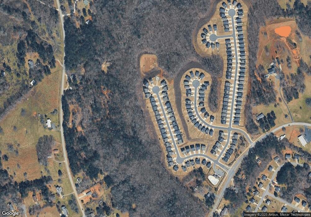 229 Hackberry Ave, Commerce, GA 30529 - photo 1