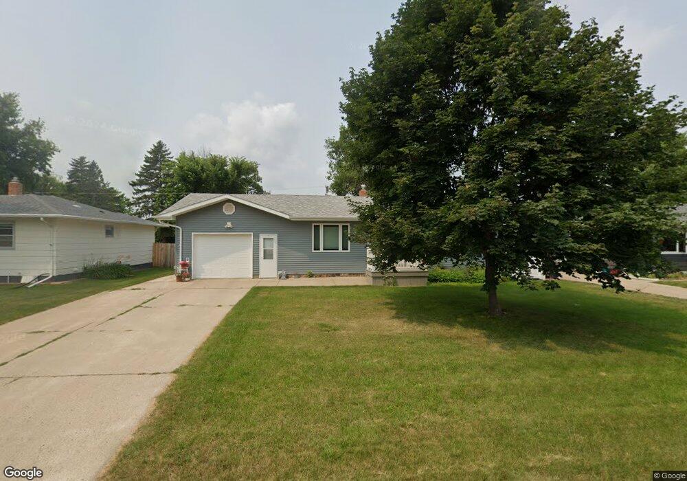 1525 4th Ave NE, Jamestown, ND 58401 - photo 1