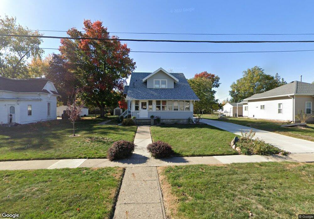 825 E 7th St N, Newton, IA 50208 - photo 1