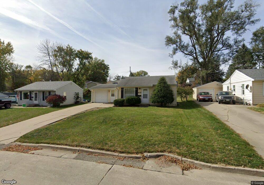 607 E 26th St S, Newton, IA 50208 - photo 1