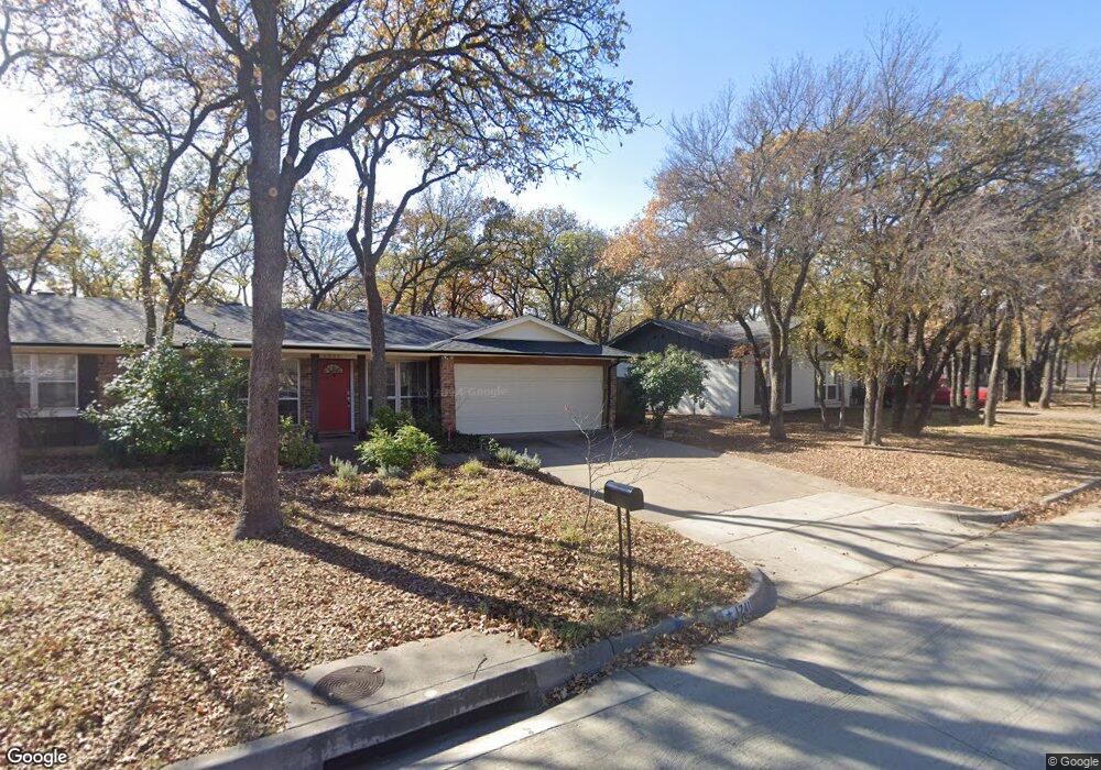 1241 King Dr, Bedford, TX 76022 - photo 1