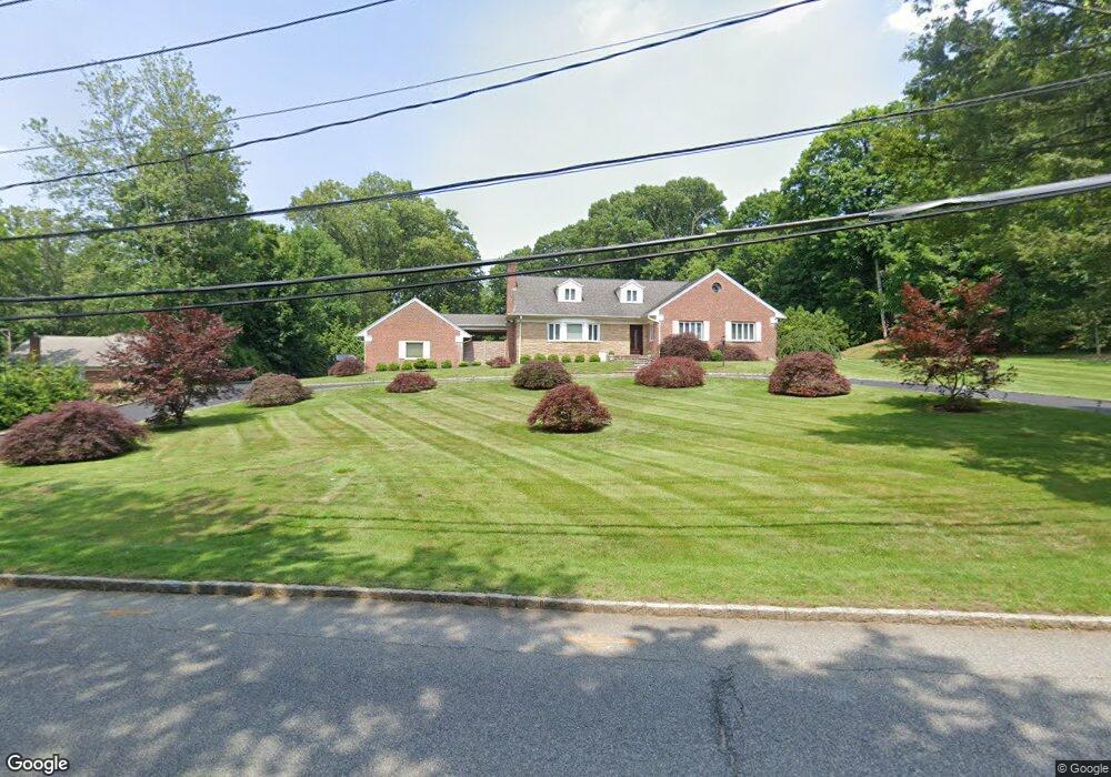 205 W Shore Rd, Great Neck, NY 11024 - photo 1