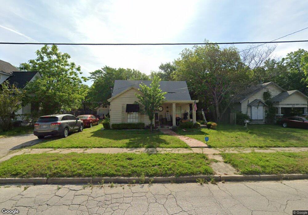 914 N Dixon St, Gainesville, TX 76240 - photo 1