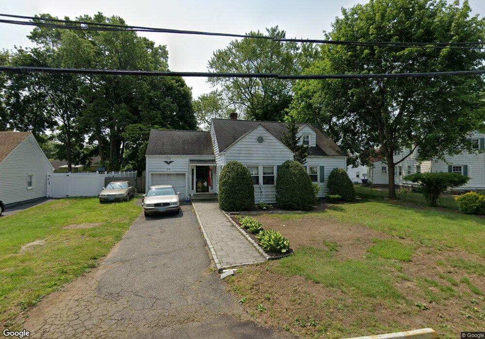 22 Roger Williams Rd, Bridgeport, CT 06610 - photo 1