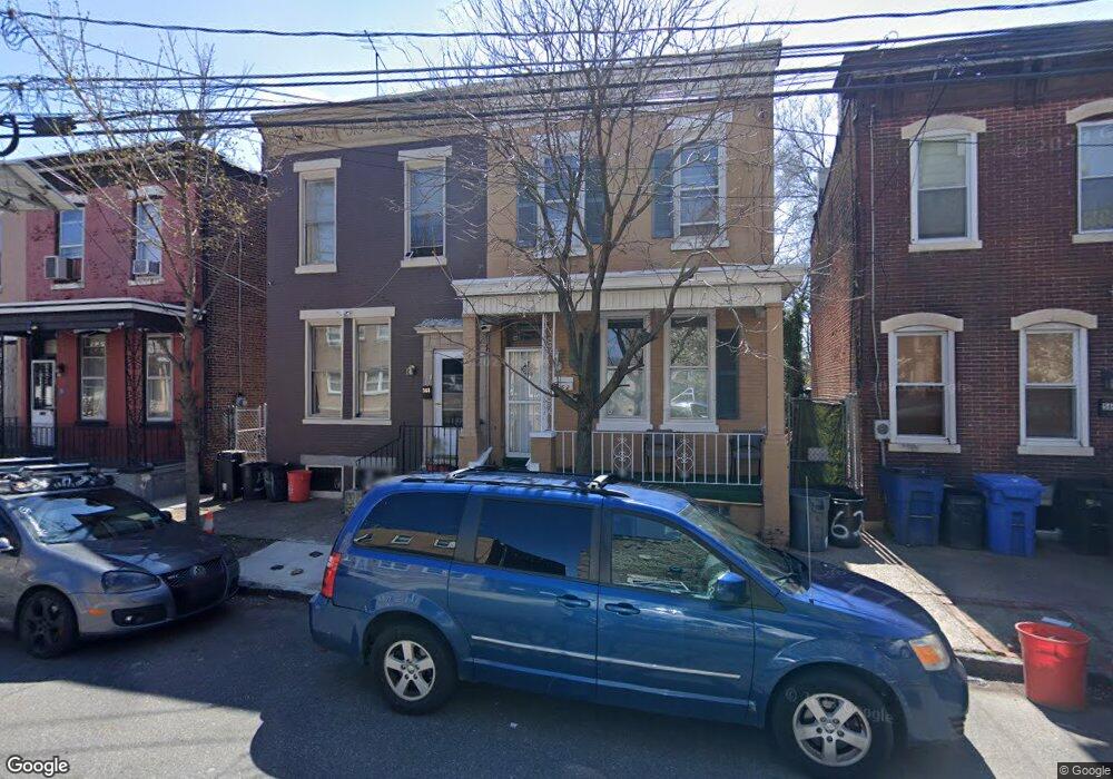 562 Spruce St, Camden, NJ 08103 - photo 1