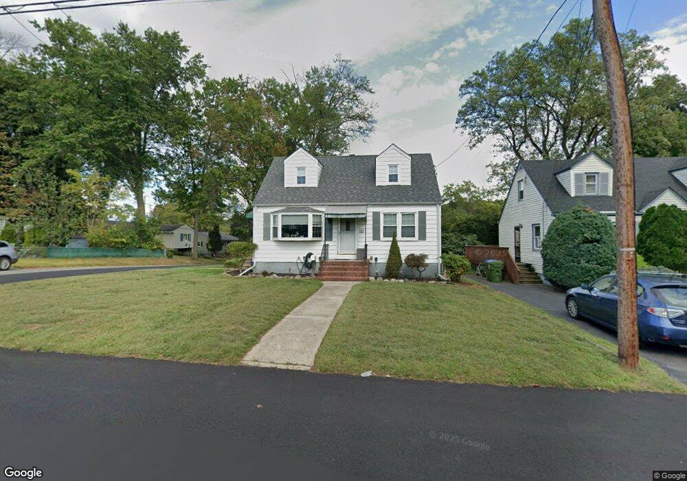 123 Lake View Blvd, Edison, NJ 08817 - photo 1