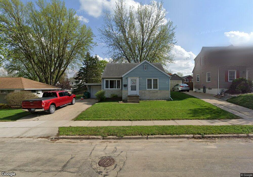 204 E Hawthorne St, Albert Lea, MN 56007 - photo 1