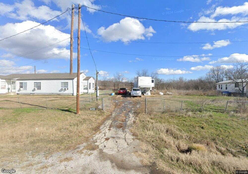 604 N Plum St, Millsap, TX 76066 - photo 1