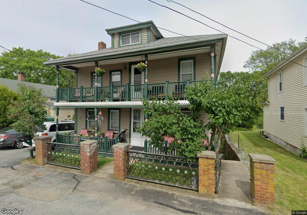 105 Stillman Ave, Pawcatuck, CT 06379 - photo 1