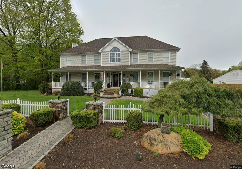 213 Shelton Rd, Trumbull, CT 06611 - photo 1