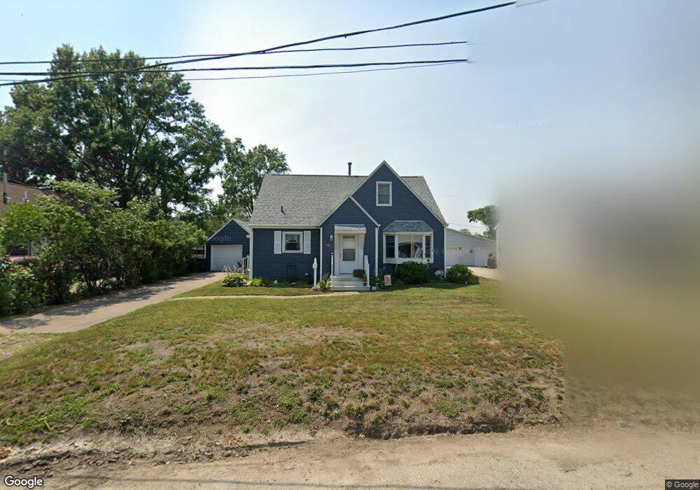 356 20th St NW, Cedar Rapids, IA 52405 - photo 1