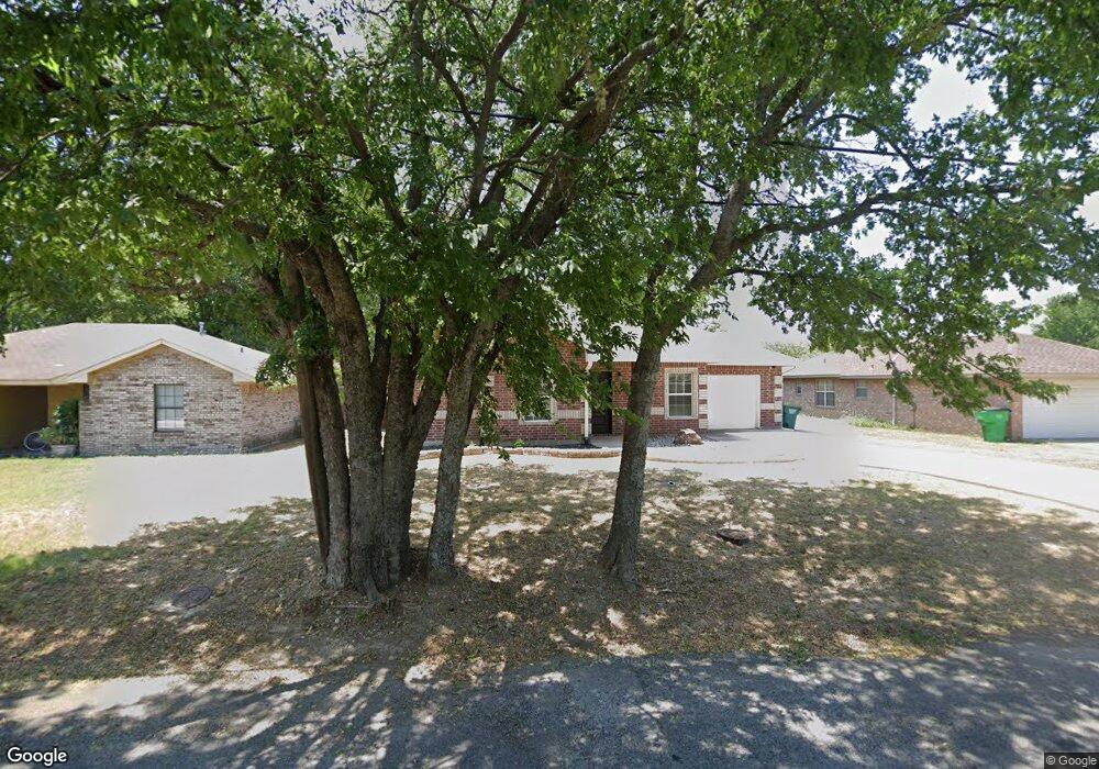1309 S Howeth St, Gainesville, TX 76240 - photo 1