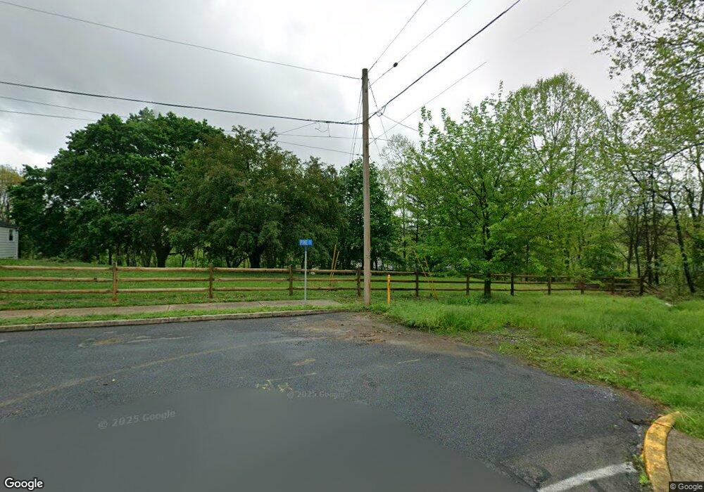 401 Pine St, Shoemakersville, PA 19555 - photo 1