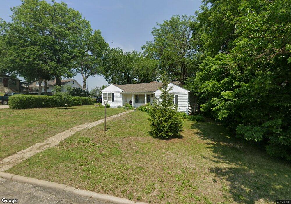 2435 SW Granthurst Ave, Topeka, KS 66611 - photo 1