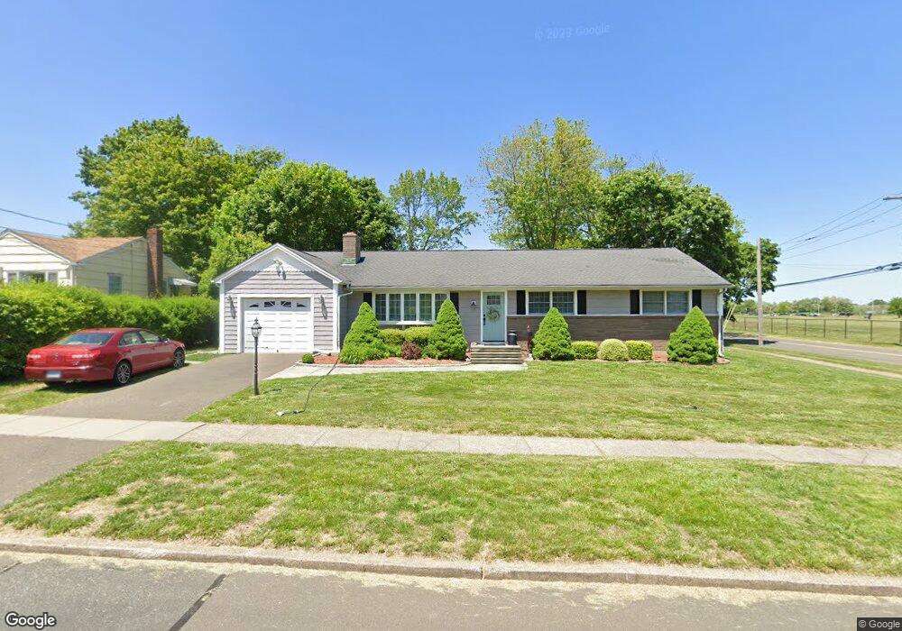 140 Maureen St, Stratford, CT 06615 - photo 1