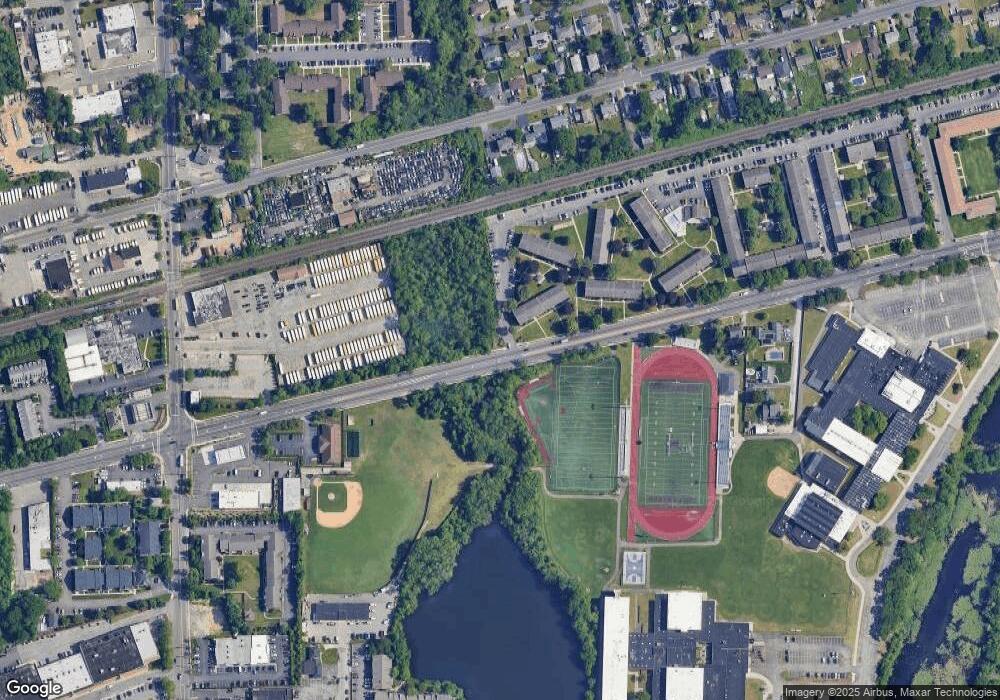 2397 Union Blvd unit 5B, Islip, NY 11751 - photo 1