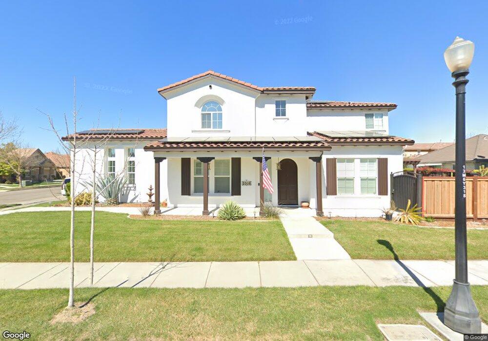 2368 W J St, Oakdale, CA 95361 - photo 1