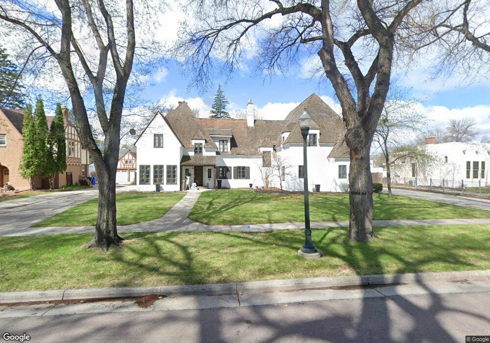 1513 8th St S, Fargo, ND 58103 - photo 1